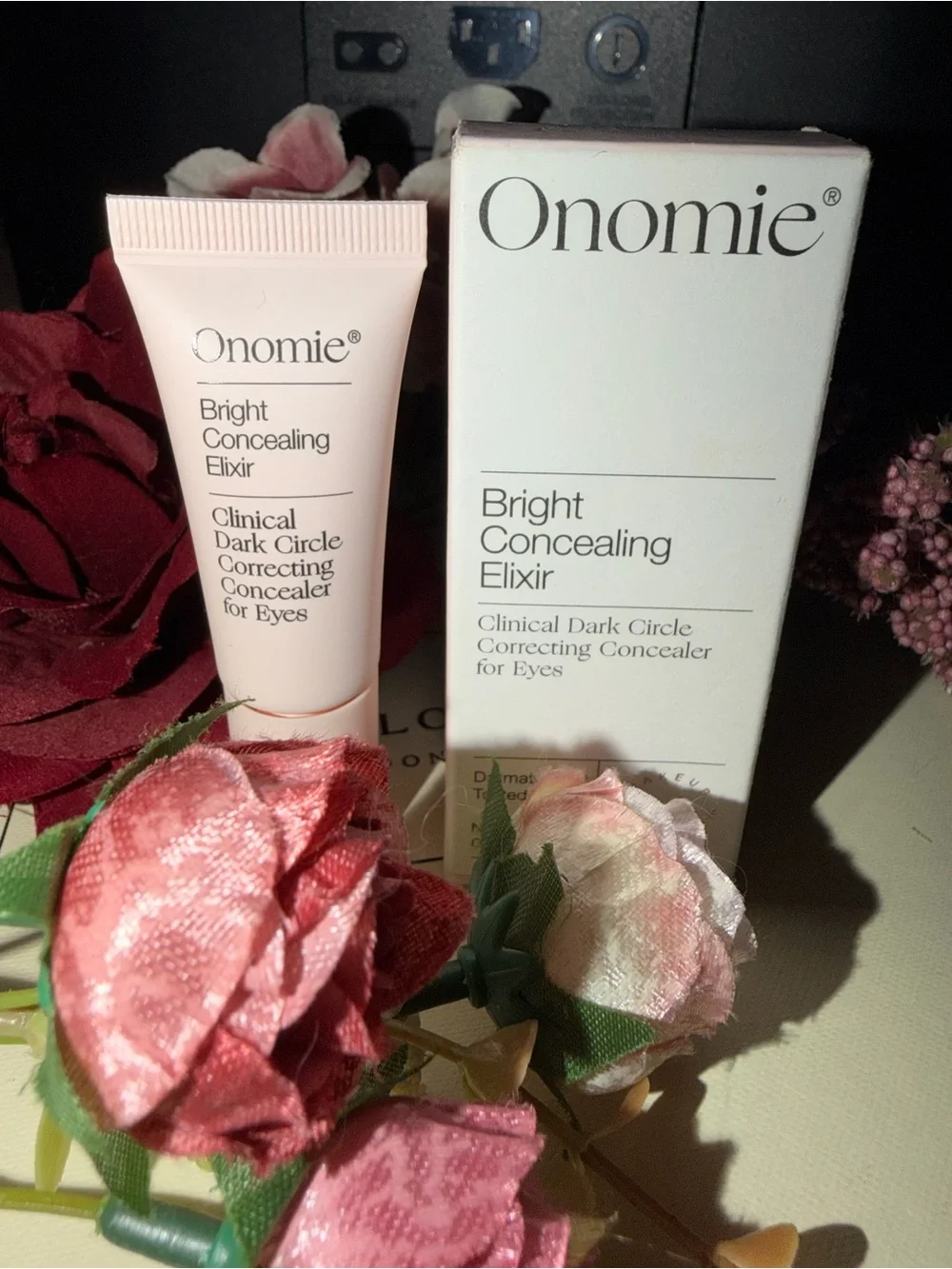 Onomie Bright Concealing Elixir - trotula light neutral